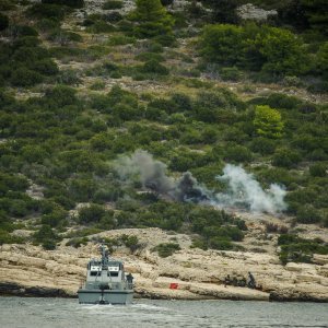 Pomorsko zračni desant i vatrena potpora pomorskim snagama na vojnom poligonu Žirje