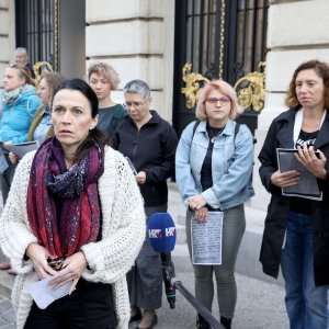 Aktivistice udruge Roda pred Saborom čitale potresna svjedočanstva žena