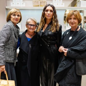 Jadranka Petrač, Nada Rocco i Iris Petrač s prijateljicom