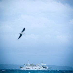 Split: Nevrijeme počelo stvarati probleme na moru i u prometu