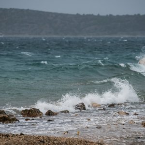 Olujno jugo i kiša na šibenskom području