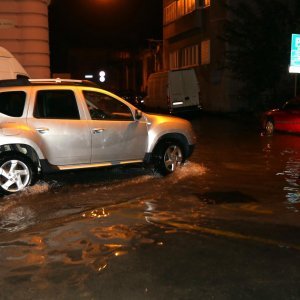 Orkansko jugo u Rijeci i pulskom akvatoriju