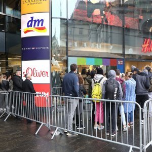 Započela prodaja H&M-ove kolekcije u suradnji s Moschinom