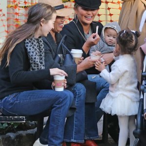 Chrissy Teigen s preslatkom kćerkicom Lunom