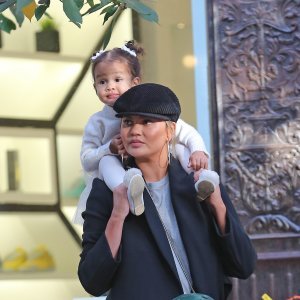 Chrissy Teigen s preslatkom kćerkicom Lunom