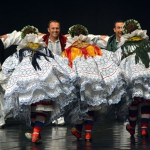 Ansambl Lado održao koncert u prepunoj dvorani Ivane Brlić-Mažuranić