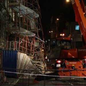 Uklanjanje urušene skele u Rijeci