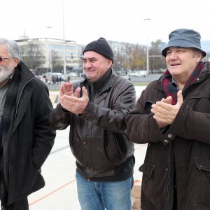 Postavljanje kipa Franje Tuđmana na križanju Vukovarske i Hrvatske bratske zajednice