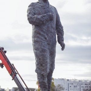 Postavljanje kipa Franje Tuđmana na križanju Vukovarske i Hrvatske bratske zajednice