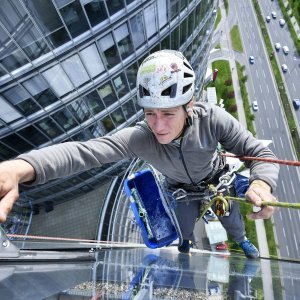 Alpinisti peru Sky Office Tower