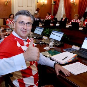 Sjednica Vlade u dresovima