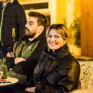 Antonija Blaće sa suprugom Hrvojem uživa u glazbi na terasi hotela