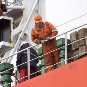 Kineski brod ZHEN HUA 7 doveo brodove koji će graditi Pelješki most