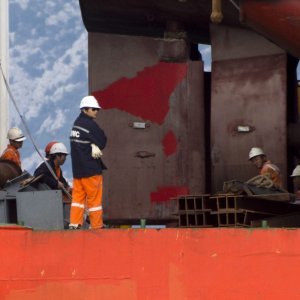 Kineski brod ZHEN HUA 7 doveo brodove koji će graditi Pelješki most