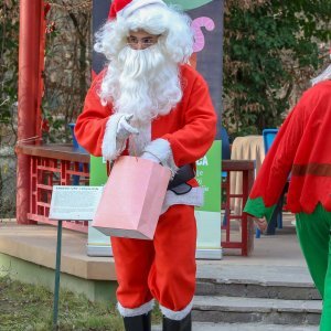 Božićni darovi životinjama u ZOO vrtu u Zagrebu