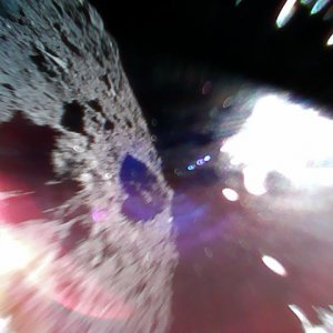 Japanski rover na asteroidu