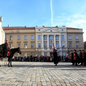 Novogodišnja smjena straže vojno povijesne postrojbe Počasne satnije Kravat pukovnije