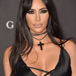 3. Konturirani izgled Kim Kardashian West