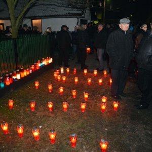 Rodbina, prijatelji i brojni mještani dočekali lijes Ive Gregurevića