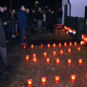 Rodbina, prijatelji i brojni mještani dočekali lijes Ive Gregurevića