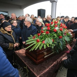 Posljednji ispraćaj Ive Gregurevića uz obitelj, prijatelje i mještane