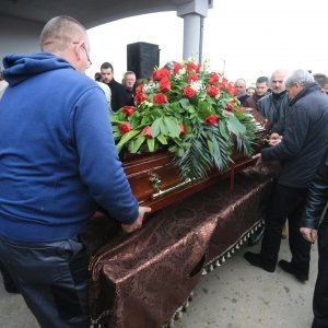 Posljednji ispraćaj Ive Gregurevića uz obitelj, prijatelje i mještane