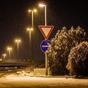 Snijeg zabijelio Dalmatinsku zagoru