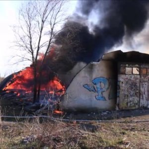 Šibenik: U potpunosti izgorio Hangar - prostor u vojarni za koncerte i zabavne manifestacije