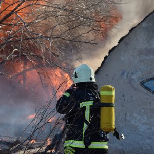 Šibenik: U potpunosti izgorio Hangar