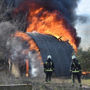 Šibenik: U potpunosti izgorio Hangar