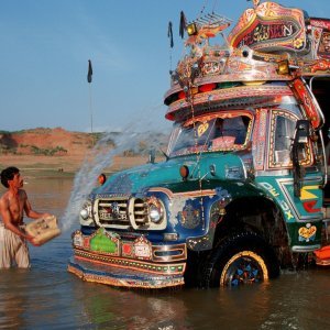 Pakistanski autobusi