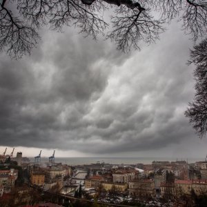 Kišovito i tmurno vrijeme nad Rijekom