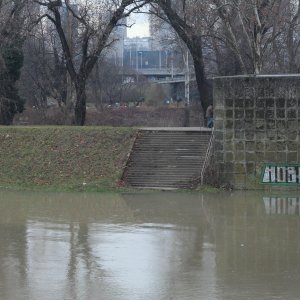 Sava se u Zagrebu izlila iz korita