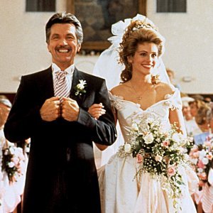 Tom Skerritt i Julia Roberts u filmu 'Čelične magnolije'