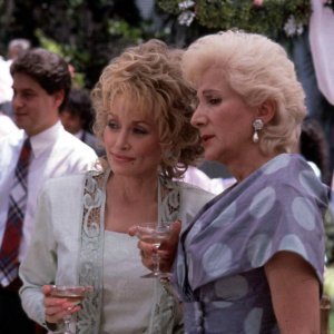 Dolly Parton i Olympia Dukakis u filmu 'Čelične magnolije'