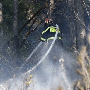 Požar kod svetišta Vepric u Makarskoj