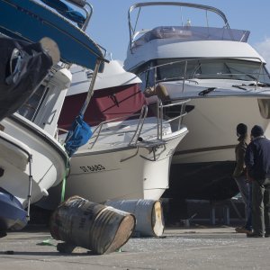 Split: Orkanska bura prevrnula je brodice i jedrilice u lučici Spinut