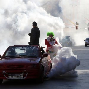 Maškarani auto-rally Pariz - Bakar na Korzu