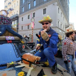 Maškarani auto-rally Pariz - Bakar na Korzu