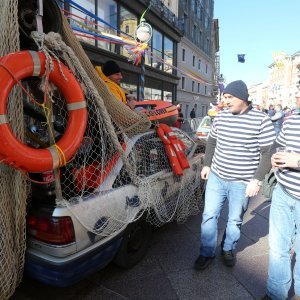 Maškarani auto-rally Pariz - Bakar na Korzu