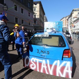 Maškarani auto-rally Pariz - Bakar na Korzu