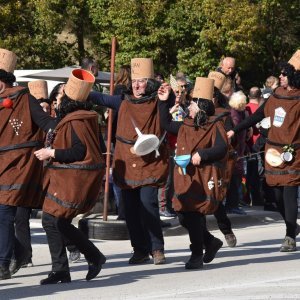 Buzet: Kreativni kostimi karnevalske povorke oduševili posjetitelje