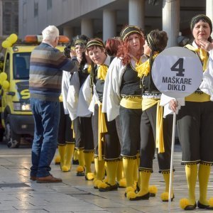 Zadar: Šarena i vesela karnevalska povorka prošla je gradom