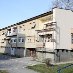 Zazidani balkon u Karlovcu