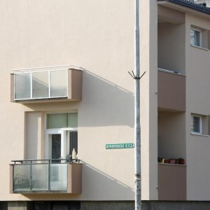 Zazidani balkon u Karlovcu