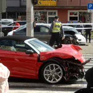 Prometna nesreca na krizanju Avenije Dubrava i Kapucinske ulice