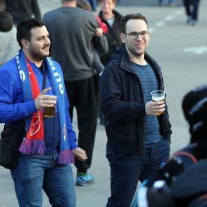 Navijači Dinama ispred stadiona