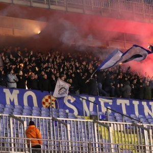 Dinamovi navijači na stadionu