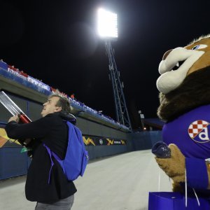 Sjajna atmosfera na stadionu