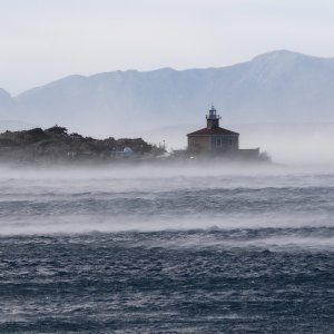 Orkanska bura u Makarskoj